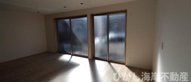 平塚市御殿４丁目　中古戸建のダイニング|  Ｒ6年　新規リフォーム完了！　18.5帖　LDK