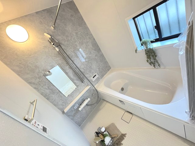 【浴室】 | 福岡市東区名島3丁目　1号棟（全1棟）【仲介手数料無料・0円】 | 現地写真。浴室です。