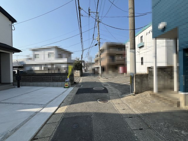 【その他】 | 福岡市東区名島3丁目　1号棟（全1棟）【仲介手数料無料・0円】 | 現地写真。前面道路です。