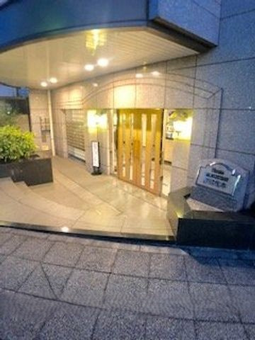 日神パレステージ伊勢佐木のエントランス