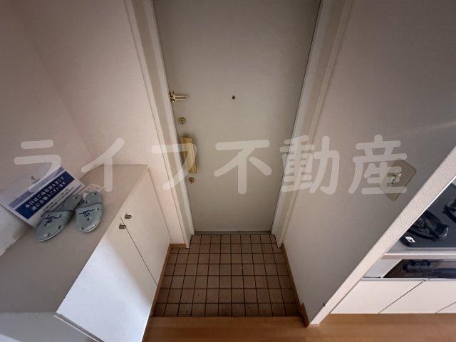 グランガーデン足代新町の玄関