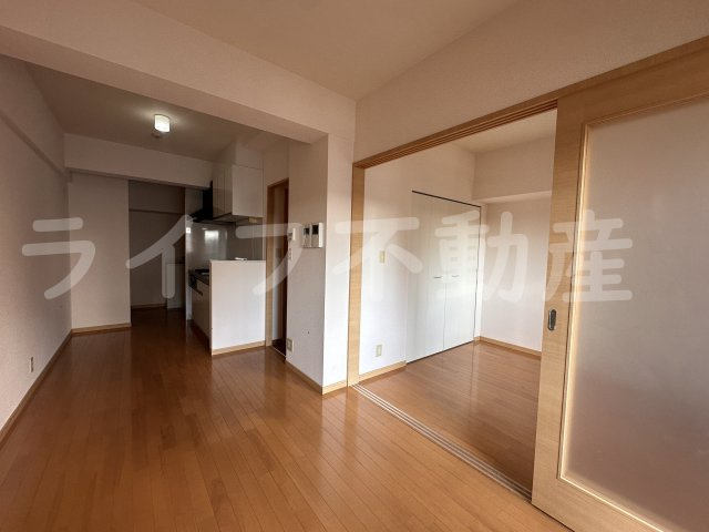 グランガーデン足代新町の居間・リビング