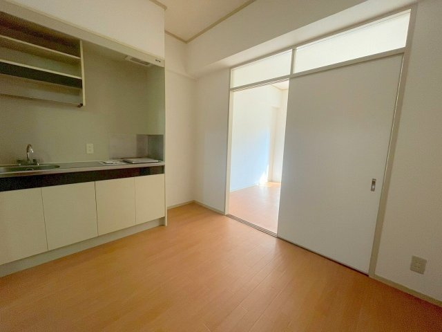 ノルデンハイム新北野の居間・リビング