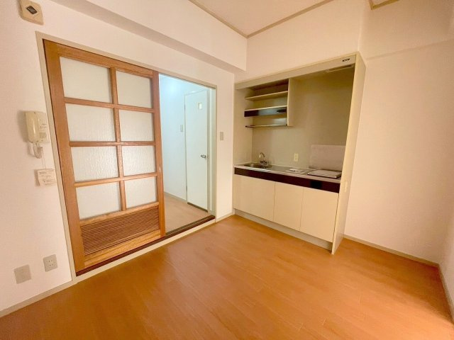 ノルデンハイム新北野の居間・リビング