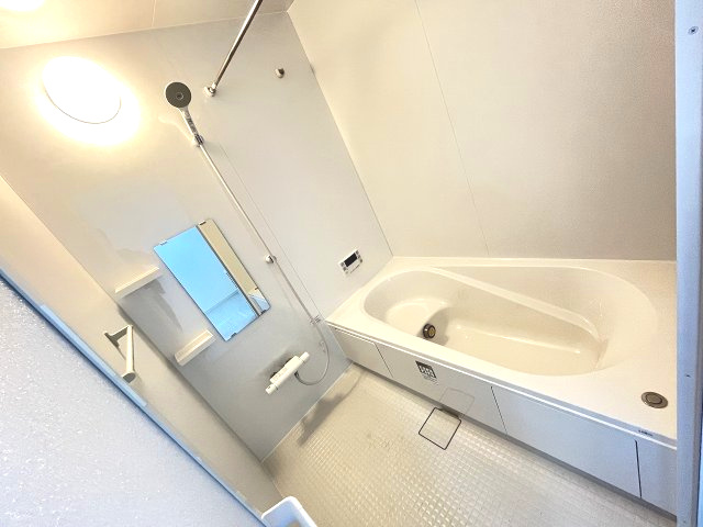 【浴室】 | 福岡市城南区神松寺1丁目3期　2号棟（全2棟）【仲介手数料無料・0円】 | 現地写真。浴室です。