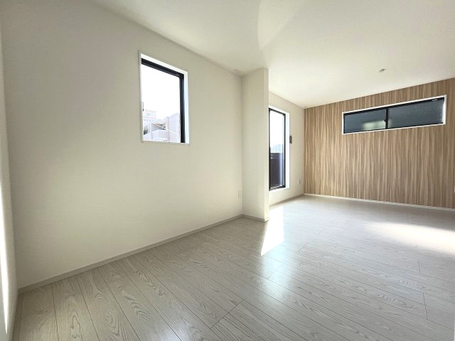 【寝室】 | 福岡市城南区神松寺1丁目3期　2号棟（全2棟）【仲介手数料無料・0円】 | 現地写真。2階主寝室です。