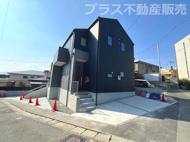 【外観】 | 福岡市城南区神松寺1丁目3期　2号棟（全2棟）【仲介手数料無料・0円】 | 完成しました。物件内部もご見学頂けます。プラス不動産販売にお任せ下さい。