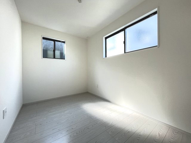 【子供部屋】 | 福岡市城南区神松寺1丁目3期　2号棟（全2棟）【仲介手数料無料・0円】 | 現地写真。