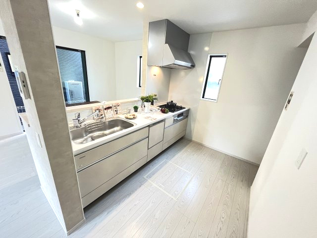 【キッチン】 | 福岡市城南区神松寺1丁目3期　2号棟（全2棟）【仲介手数料無料・0円】 | 現地写真。