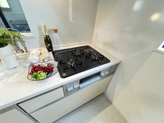 【キッチン】 | 福岡市城南区神松寺1丁目3期　2号棟（全2棟）【仲介手数料無料・0円】 | 現地写真。