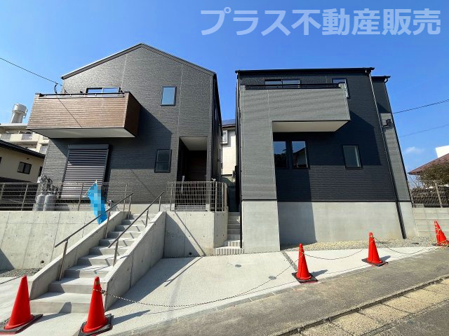【外観】 | 福岡市城南区神松寺1丁目3期　2号棟（全2棟）【仲介手数料無料・0円】 | 現地写真。プラス不動産販売なら、現場の全ての棟をまとめてご見学頂けます。