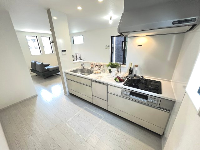【キッチン】 | 福岡市城南区神松寺1丁目3期　2号棟（全2棟）【仲介手数料無料・0円】 | 現地写真。