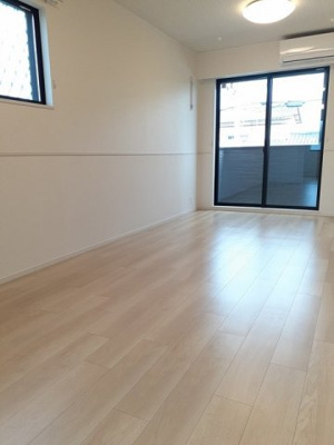 【居間・リビング】 | イヤサカ | こちらのリビングで趣味の時間をお楽しみください