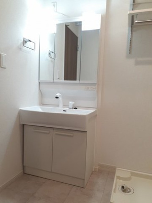 【洗面所】 | イヤサカ | ゆったりとスペースのある洗面所