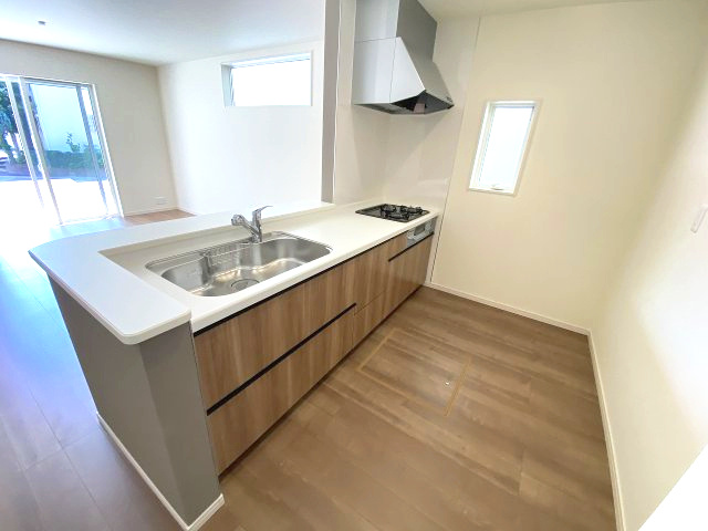 【キッチン】 | 福岡市早良区飯倉3丁目第20　1号棟（全2棟）【仲介手数料無料・0円】 | 施工例。施工例は完成時と異なる場合があります。