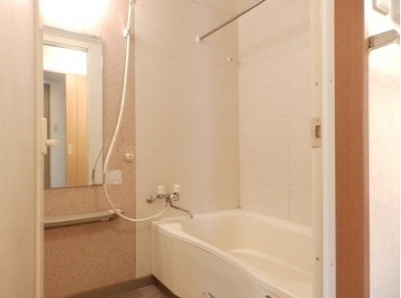 ロイヤルビュー新広の浴室