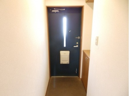 ロイヤルビュー新広の玄関