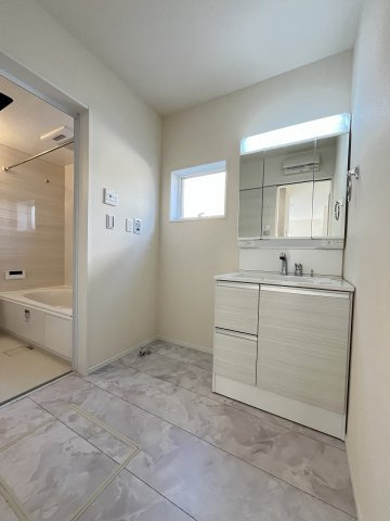 【洗面所】 | 福岡市早良区飯倉3丁目第20　2号棟（全2棟）【仲介手数料無料・0円】 | 現地写真。