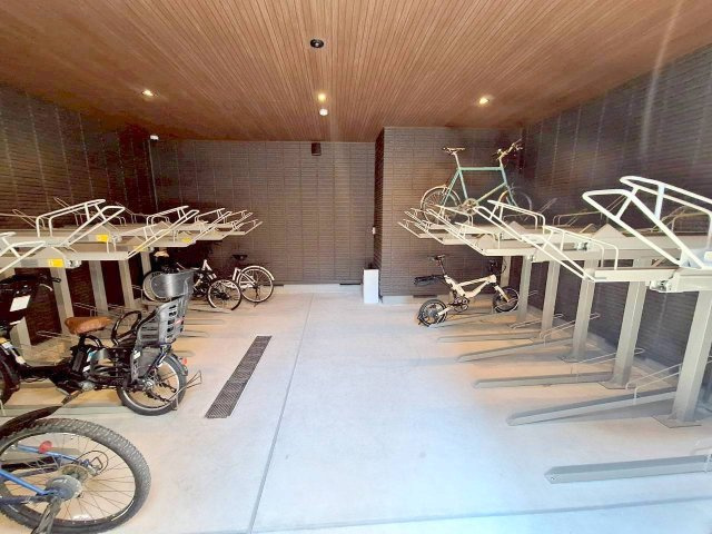 エルズプラス高円寺南のその他共用部分|自転車駐輪場