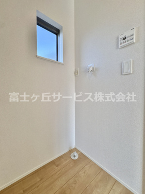 【ランドリースペース】 | 豊川市国府町下河原 新築一戸建て 1号棟 | 洗濯機置き場です