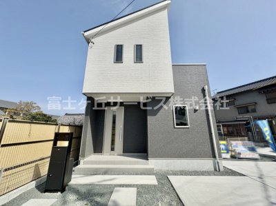 【外観】 | 豊川市国府町下河原 新築一戸建て 1号棟 | 落ち着いた雰囲気の外観です