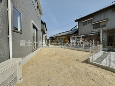【庭】 | 豊川市国府町下河原 新築一戸建て 1号棟 | 簡単な家庭菜園も楽しめるお庭です