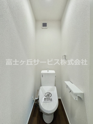 【トイレ】 | 豊川市堺町2丁目 新築一戸建て 4号棟 | シンプルで使いやすいトイレです