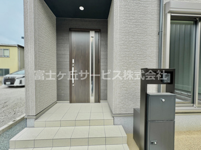 【エントランス】 | 豊川市堺町2丁目 新築一戸建て 4号棟 | エントランスです