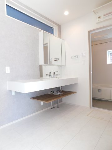 名古屋市西区大野木４丁目の新築一戸建の独立洗面台|◇洗面室◇　　洗練されたデザインのオープンサニタリー♪