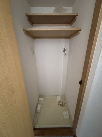 エステートモア天神スタジオの玄関