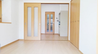 【居間・リビング】 | ホークシティ駅南 | アレンジ自由自在の広々空間です！