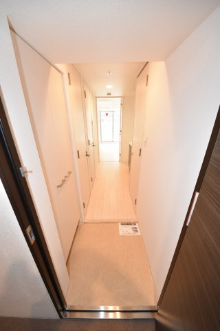 エスリード本町靭公園レジデンスの玄関