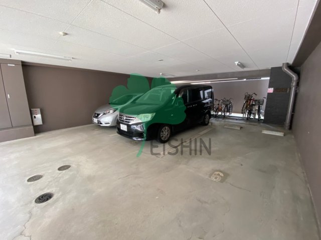アクタス博多駅東2スクエアの駐車場