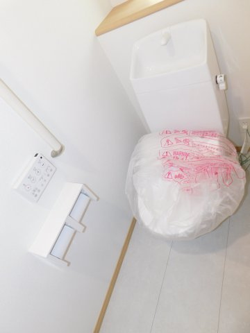 名古屋市西区花原町の新築一戸建のトイレ|◇トイレ◇　　１・２階シャワートイレ　節水タイプ　リモコンパネル付き