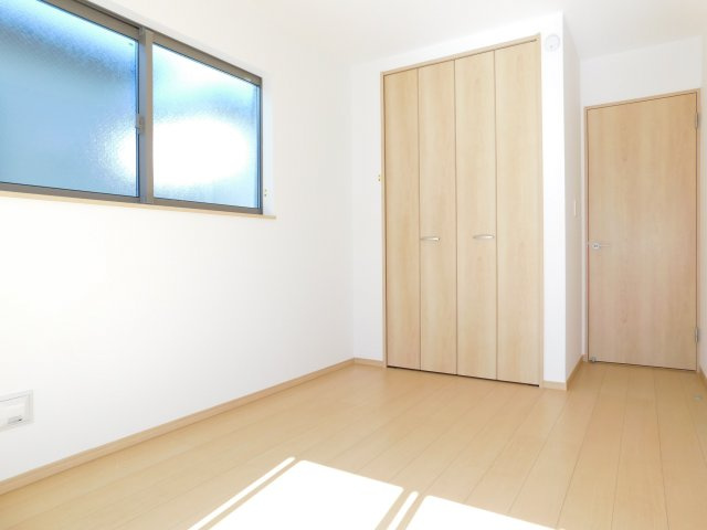 名古屋市西区花原町の新築一戸建の洋室|◇２階洋室◇　　南面で明るい洋室６．０帖　全居室収納完備♪　バルコニー利用可！