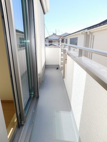 名古屋市西区花原町の新築一戸建のバルコニー|◇バルコニー◇　　南面で陽当り良好なワイドバルコニー♪　洋室２部屋から出入り可能♪