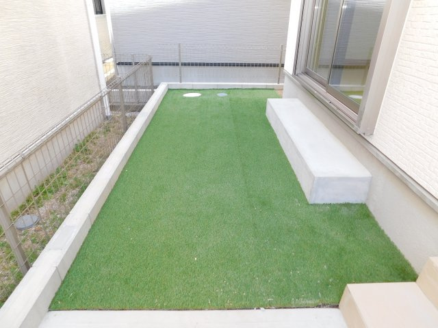 名古屋市西区花原町の新築一戸建の庭|◇庭◇　　人工芝の庭付き♪　