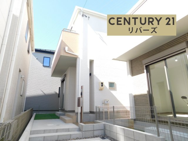 名古屋市西区花原町の新築一戸建の外観|◇Ａ号棟◇　　ラスト１棟！！新価格！！いつでも見学出来ます♪（お問合せ当日、平日、水曜、夜間でもＯＫ）　駐車２台ＯＫ！　人工芝の庭付き♪　大型パントリー完備！　周辺環境充実♪