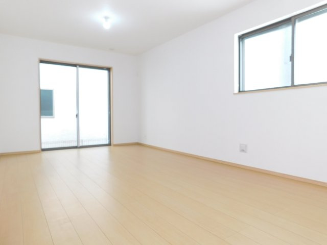 名古屋市西区花原町の新築一戸建の居間・リビング|◇リビング◇　　南面で明るいリビング１７．５帖　心地よい広々とした開放的なリビング♪