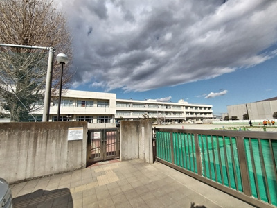 伊勢原市立比々多小学校まで８５０ｍ