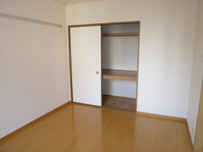 ★仕切り付きで収納しやすい★