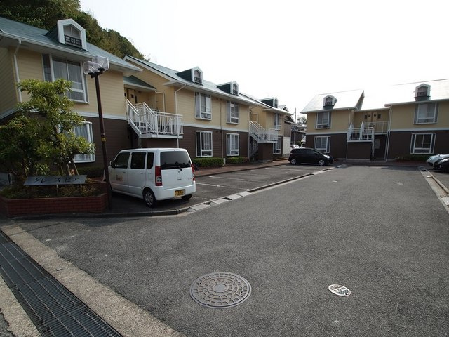 グレースピアＡ・Ｂの駐車場