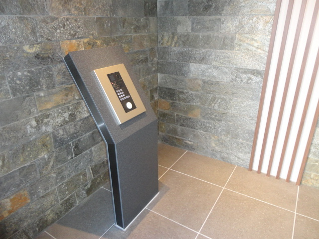 メルヴェイユー王寺のエントランス