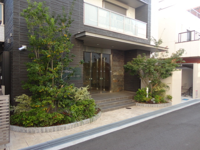 メルヴェイユー王寺の外観