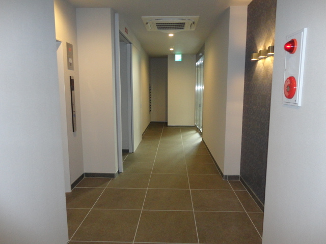 メルヴェイユー王寺のエントランス