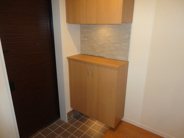 メルヴェイユー王寺の玄関