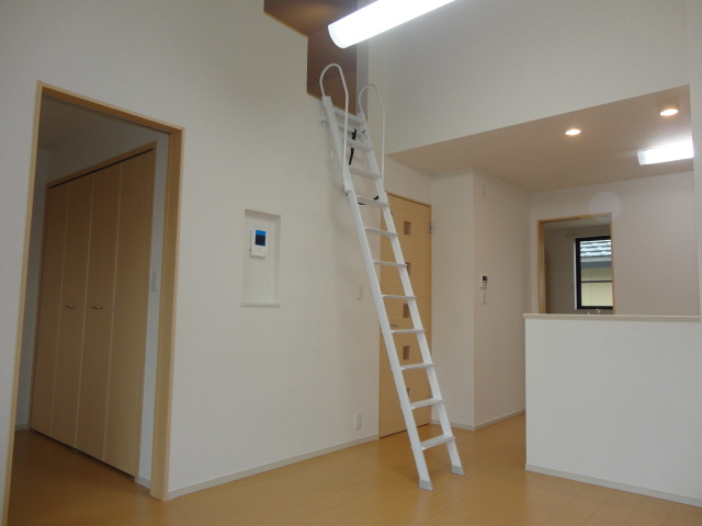 ミロワールの居間・リビング