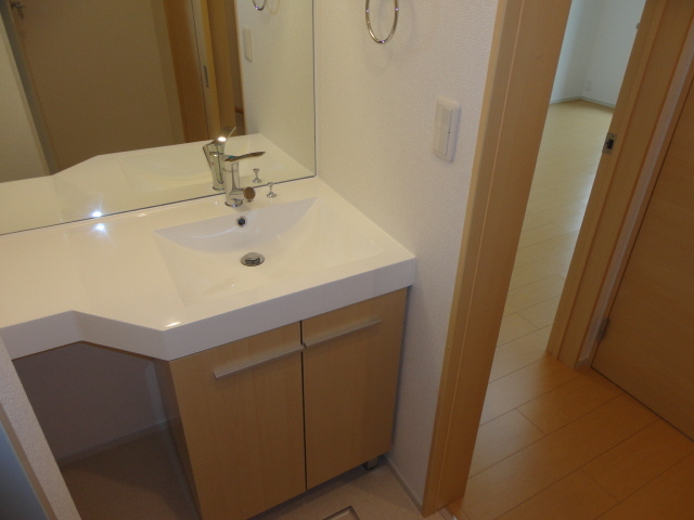 ミロワールの居間・リビング