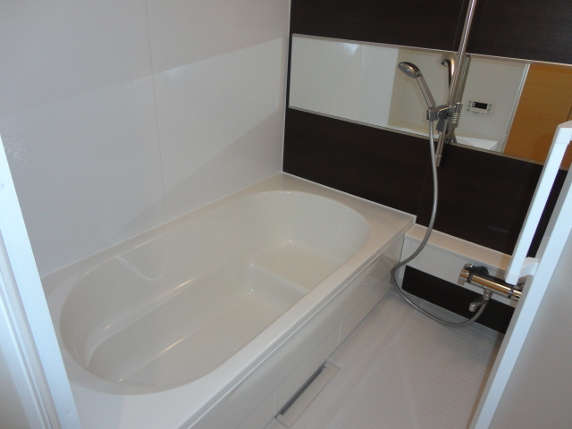 ミロワールの居間・リビング