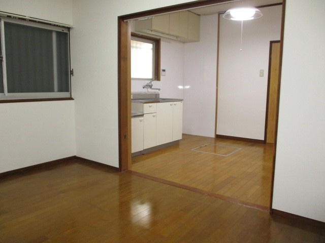 生駒郡斑鳩町神南３丁目の一戸建ての居間・リビング